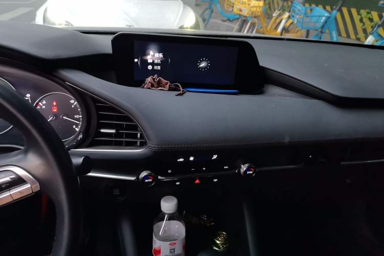 Used Mazda 3 Axela 2020 2.0L Automatic Zhiya Edition Audio And AC Panel