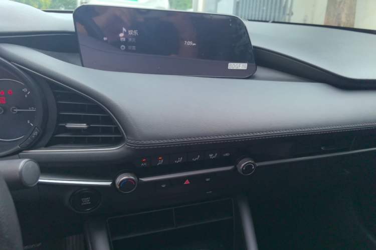 Used Mazda 3 Axela 2020 1.5L Automatic Zhiyue Sunroof Version Audio And AC Panel