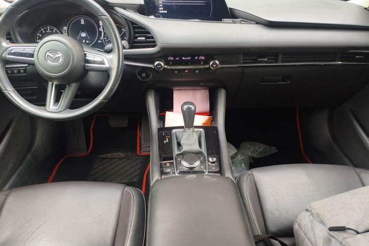 Used Mazda 3 Axela 2020 2.0L Automatic Zhiya Edition Audio And AC Panel