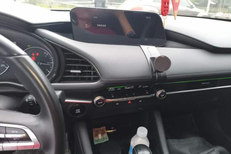 Used Mazda 3 Axela 2020 2.0L Automatic Zhiya Edition Audio And AC Panel