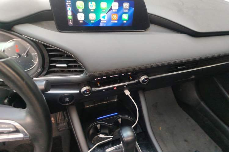 Used Mazda 3 Axela 2020 2.0L Automatic Zhiya Edition Audio And AC Panel