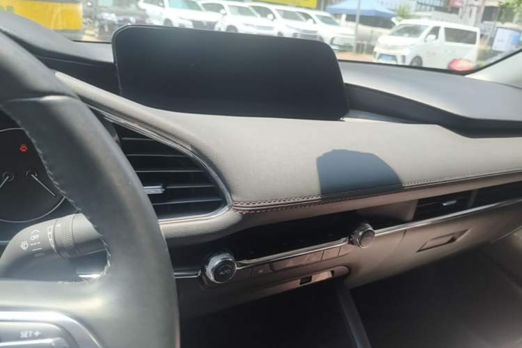 Used Mazda 3 Axela 2020 2.0L Automatic Zhiya Edition Audio And AC Panel
