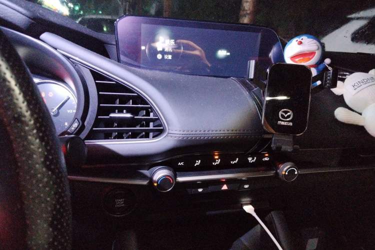 Used Mazda 3 Axela 2020 1.5L Automatic ZhiMei Edition Audio And AC Panel