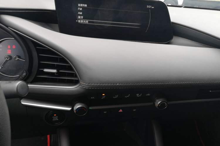 Used Mazda 3 Axela 2020 1.5L Automatic ZhiMei Edition Audio And AC Panel