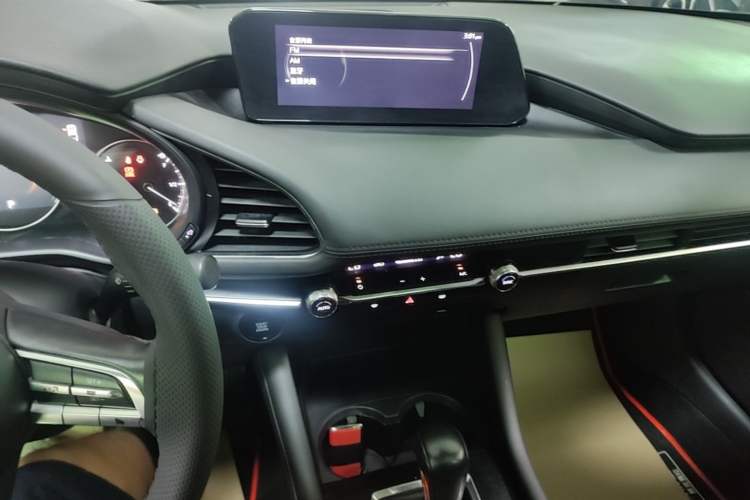 Used Mazda 3 Axela 2020 2.0L Automatic Zhiya Edition Audio And AC Panel