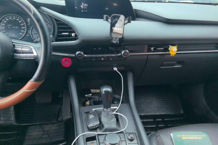 Used Mazda 3 Axela 2020 2.0L Automatic Zhiya Edition Audio And AC Panel