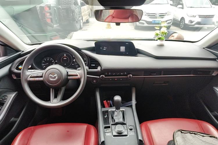 Used Mazda 3 Axela 2020 1.5L Automatic ZhiMei Edition Center Console