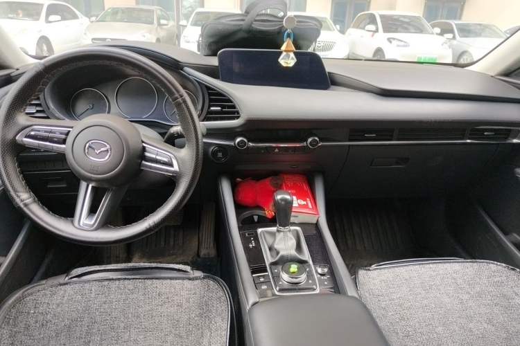 Used Mazda 3 Axela 2020 2.0L Automatic Zhiya Edition Center Console