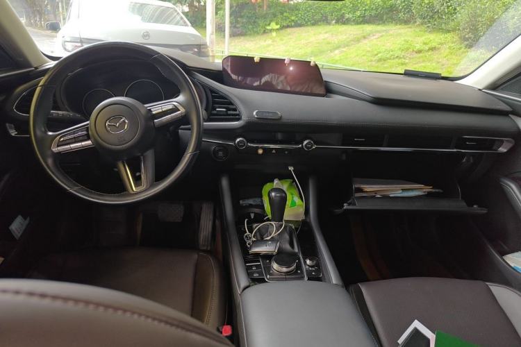 Used Mazda 3 Axela 2020 2.0L Automatic ZhiXuan Edition Center Console