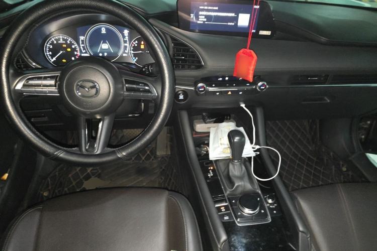 Used Mazda 3 Axela 2020 2.0L Automatic Zhiya Edition Center Console