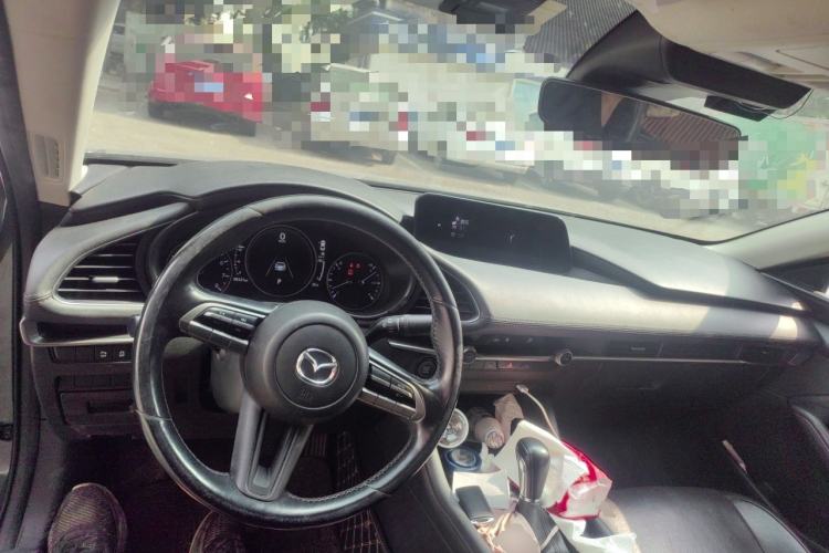 Used Mazda 3 Axela 2020 1.5L Automatic Luxury Version Center Console