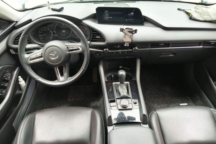 Used Mazda 3 Axela 2020 2.0L Automatic Zhiya Edition Center Console
