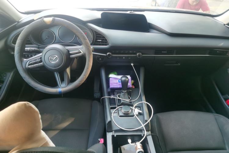 Used Mazda 3 Axela 2020 1.5L Automatic ZhiMei Edition Center Console