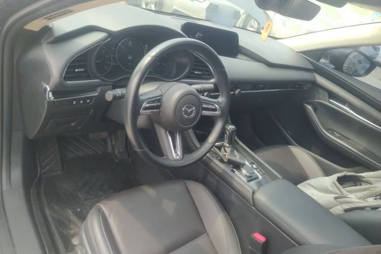 Used Mazda 3 Axela 2020 2.0L Automatic Zhiya Edition Center Console