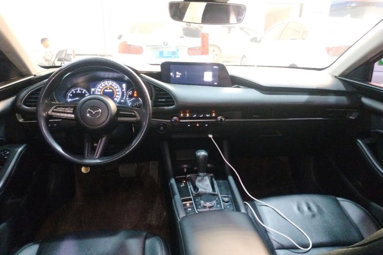 Used Mazda 3 Axela 2020 1.5L Automatic ZhiMei Edition Center Console