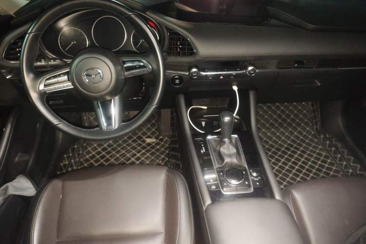Used Mazda 3 Axela 2020 2.0L Automatic Zhiya Edition Center Console