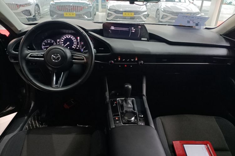 Used Mazda 3 Axela 2020 1.5L Automatic ZhiMei Edition Center Console