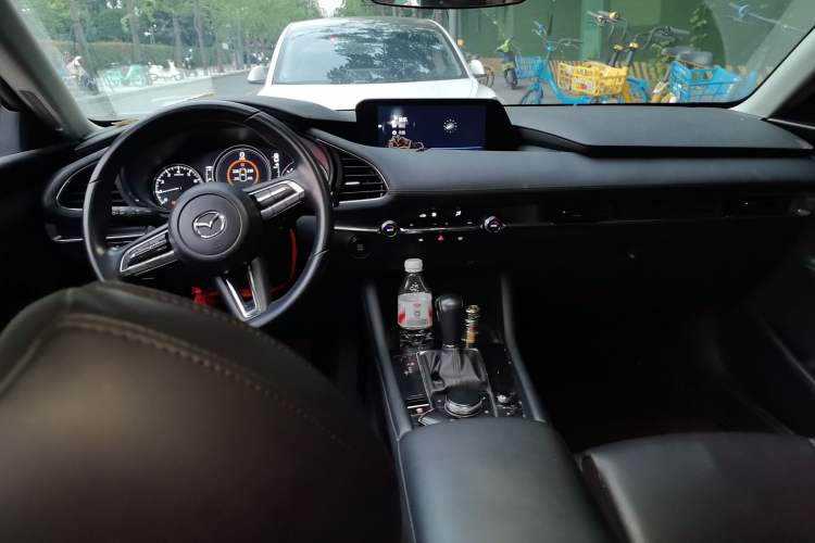 Used Mazda 3 Axela 2020 2.0L Automatic Zhiya Edition Center Console