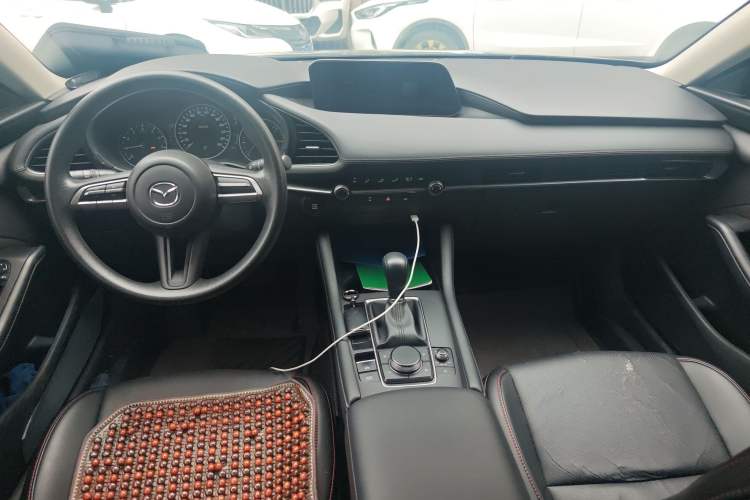 Used Mazda 3 Axela 2020 1.5L Automatic ZhiMei Edition Center Console