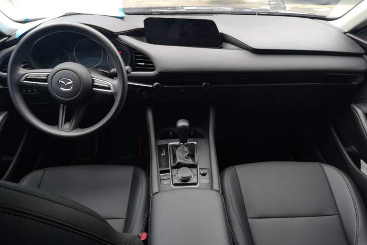 Used Mazda 3 Axela 2020 1.5L Automatic ZhiMei Edition Center Console