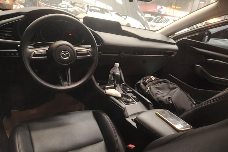 Used Mazda 3 Axela 2020 1.5L Automatic ZhiMei Edition Center Console