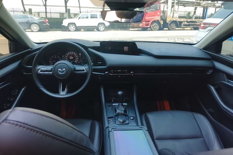 Used Mazda 3 Axela 2020 2.0L Automatic Zhiya Edition Center Console