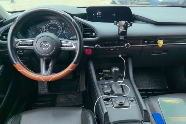 Used Mazda 3 Axela 2020 2.0L Automatic Zhiya Edition Center Console
