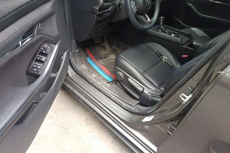 Used Mazda 3 Axela 2020 2.0L Automatic ZhiXuan Edition Driver Seat