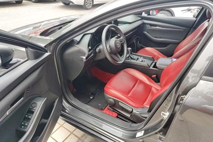 Used Mazda 3 Axela 2020 1.5L Automatic ZhiMei Edition Driver Seat