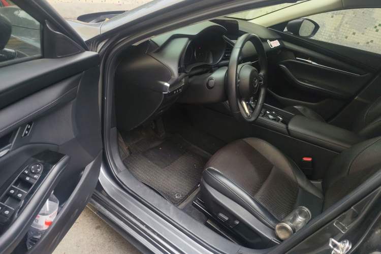 Used Mazda 3 Axela 2020 2.0L Automatic Zhiya Edition Driver Seat