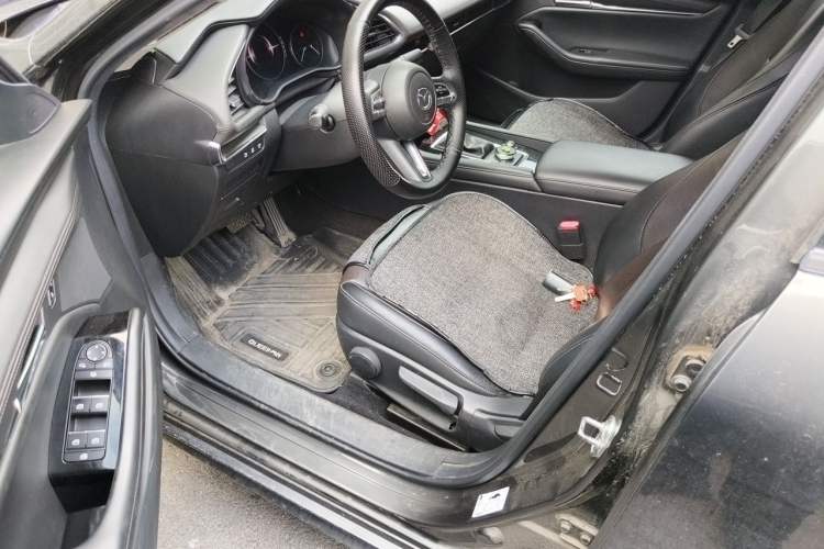 Used Mazda 3 Axela 2020 2.0L Automatic Zhiya Edition Driver Seat