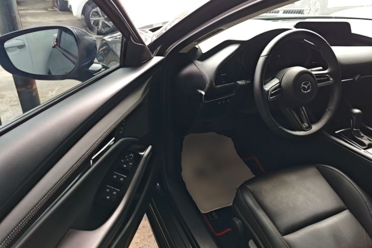 Used Mazda 3 Axela 2020 2.0L Automatic Zhiya Edition Driver Seat