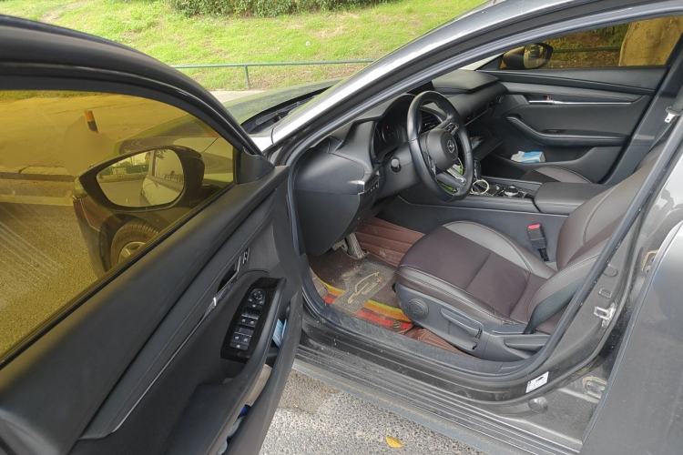 Used Mazda 3 Axela 2020 2.0L Automatic ZhiXuan Edition Driver Seat