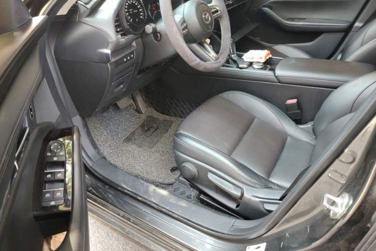 Used Mazda 3 Axela 2020 2.0L Automatic Zhiya Edition Driver Seat