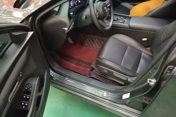 Used Mazda 3 Axela 2020 1.5L Automatic ZhiMei Edition Driver Seat