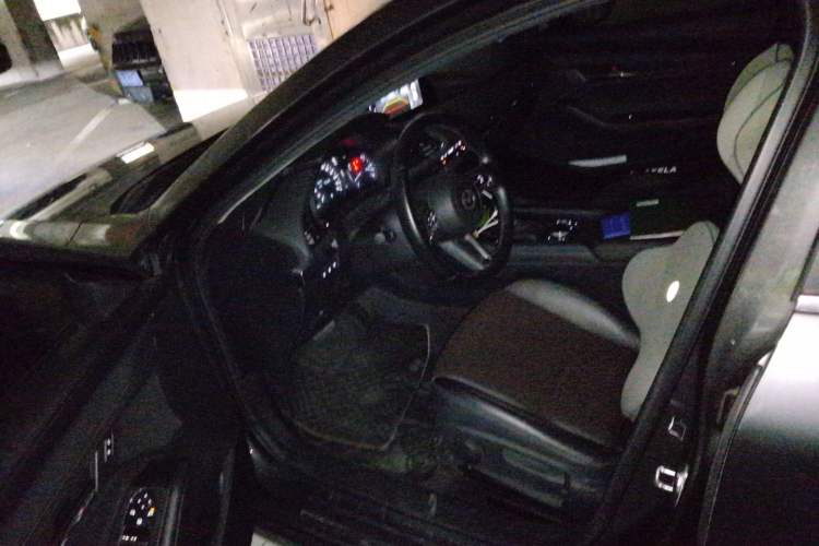 Used Mazda 3 Axela 2020 2.0L Automatic Zhiya Edition Driver Seat