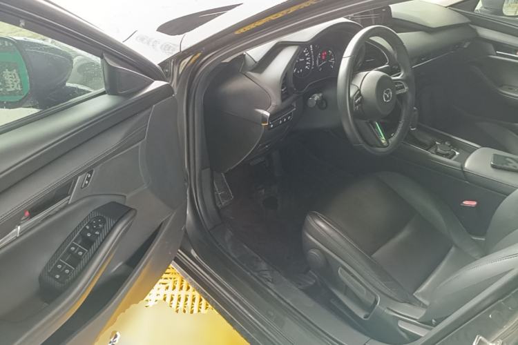 Used Mazda 3 Axela 2020 2.0L Automatic Zhiya Edition Driver Seat