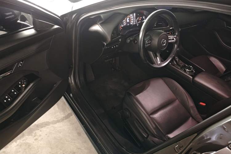 Used Mazda 3 Axela 2020 2.0L Automatic Zhiya Edition Driver Seat