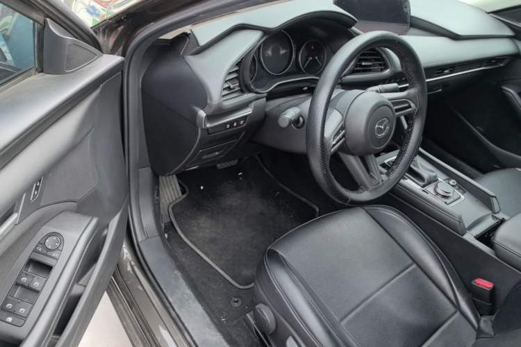 Used Mazda 3 Axela 2020 1.5L Automatic ZhiMei Edition Driver Seat