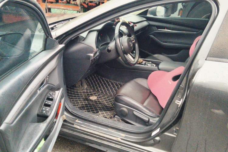 Used Mazda 3 Axela 2020 2.0L Automatic Zhiya Edition Driver Seat