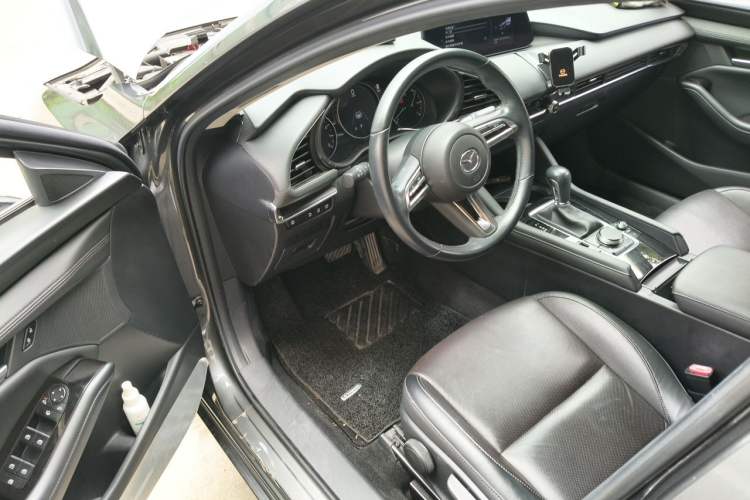 Used Mazda 3 Axela 2020 2.0L Automatic Zhiya Edition Driver Seat