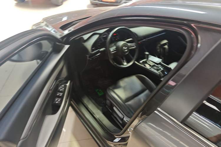 Used Mazda 3 Axela 2020 2.0L Automatic Zhiya Edition Driver Seat