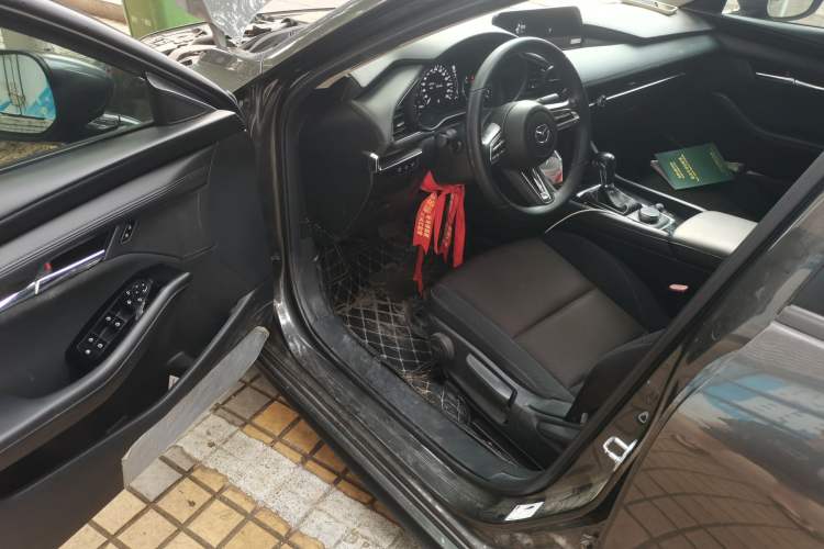 Used Mazda 3 Axela 2020 2.0L Automatic ZhiXuan Edition Driver Seat