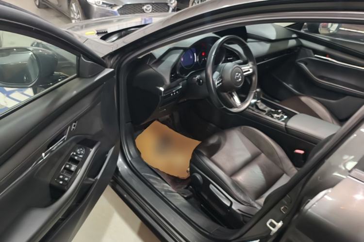 Used Mazda 3 Axela 2020 2.0L Automatic Zhiya Edition Driver Seat