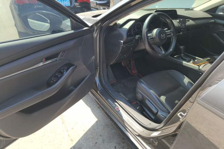Used Mazda 3 Axela 2020 2.0L Automatic Zhiya Edition Driver Seat