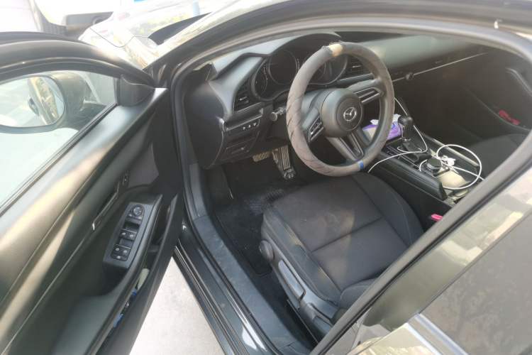 Used Mazda 3 Axela 2020 1.5L Automatic ZhiMei Edition Driver Seat
