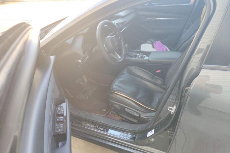 Used Mazda 3 Axela 2020 2.0L Automatic Zhiya Edition Driver Seat