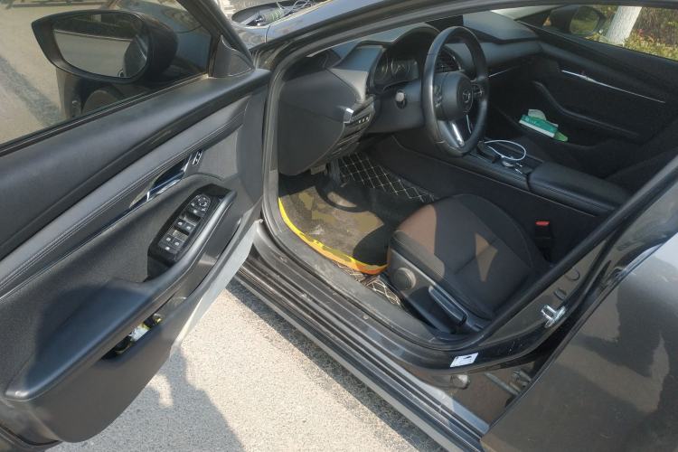 Used Mazda 3 Axela 2020 2.0L Automatic ZhiXuan Edition Driver Seat