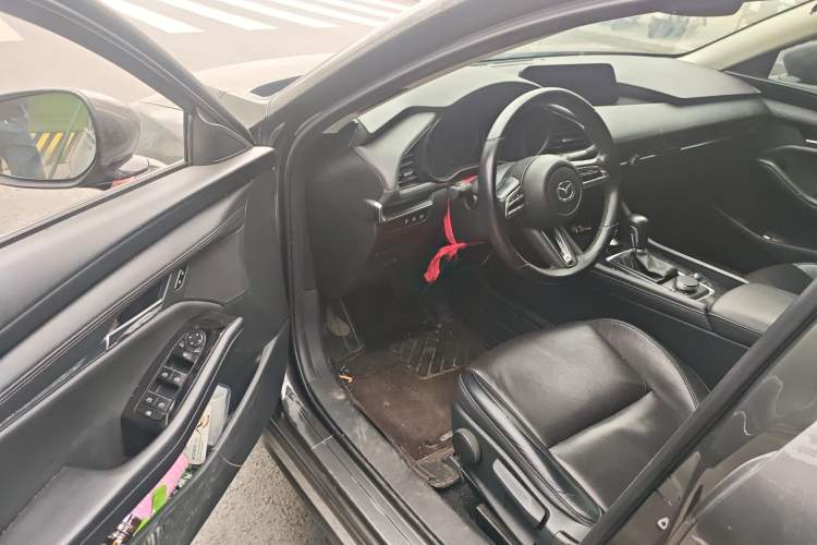 Used Mazda 3 Axela 2020 2.0L Automatic Zhiya Edition Driver Seat