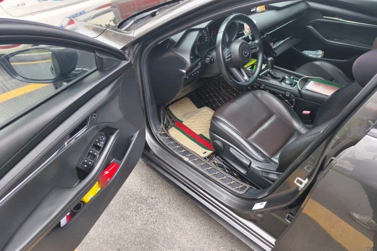 Used Mazda 3 Axela 2020 2.0L Automatic Zhiya Edition Driver Seat